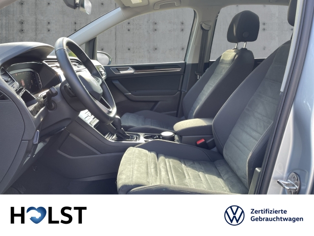 Touran 1.5TSI DSG Highl. AHK Navi Pano RüFaKa StdHZ