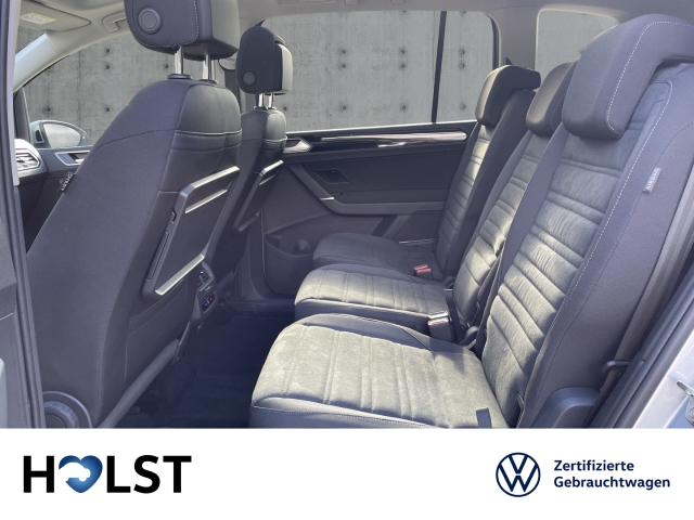 Touran 1.5TSI DSG Highl. AHK Navi Pano RüFaKa StdHZ