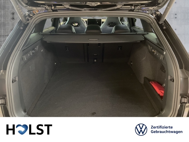 Passat 1.5TSI eHybrid DSG R-Line IQ.DRIVE AHK PANO HUD