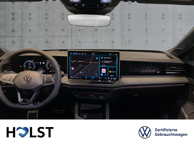 Passat 1.5TSI eHybrid DSG R-Line IQ.DRIVE AHK PANO HUD