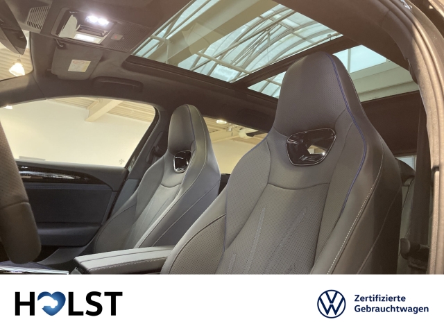 Passat 1.5TSI eHybrid DSG R-Line IQ.DRIVE AHK PANO HUD