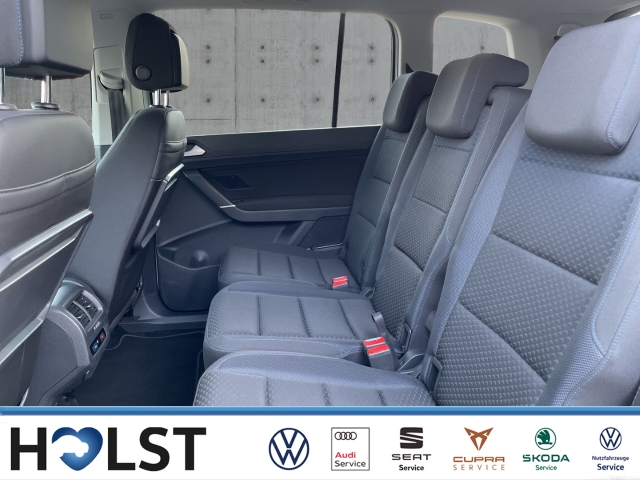 Touran 1.5TSI DSG UNITED Navi 7Sitzer AHK Kamera L&R
