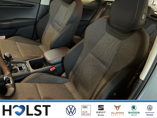 Karoq 2.0TDI Style AHK LED DAB+ PDC  Climatronic 2-Zonen