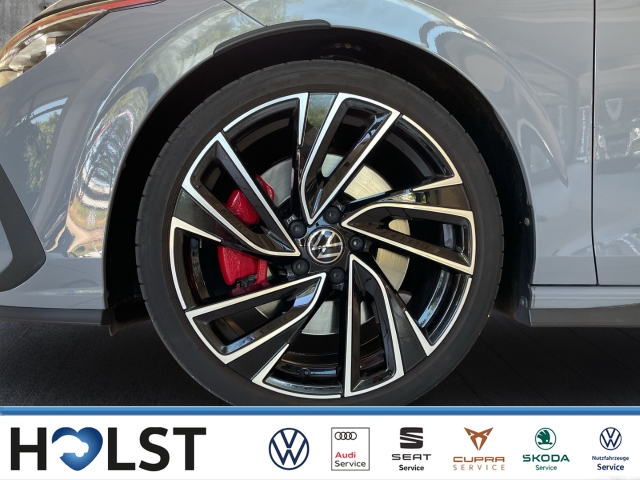 Golf VIII 2.0TFSI DSG Matrix Pano Leder DCC 19 HuD Kessy