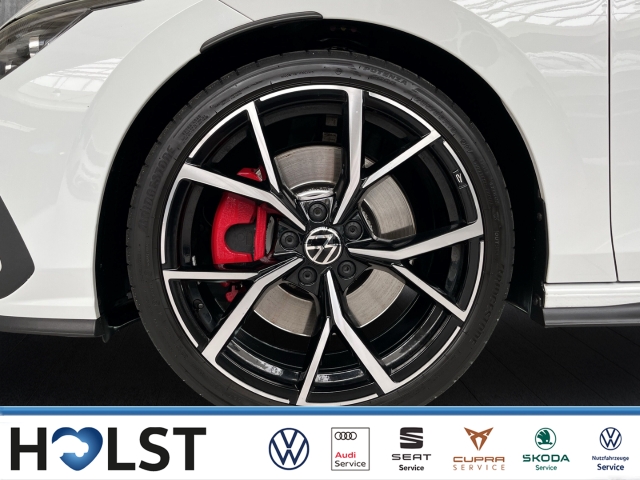 Golf GTI VIII 2.0TSI DSG MatrixLED PANO RüFaKa ACC NAVI
