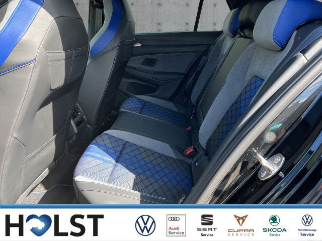 Golf VIII 2.0TSI DSG R Performance 4M. Pano Matrix-LED