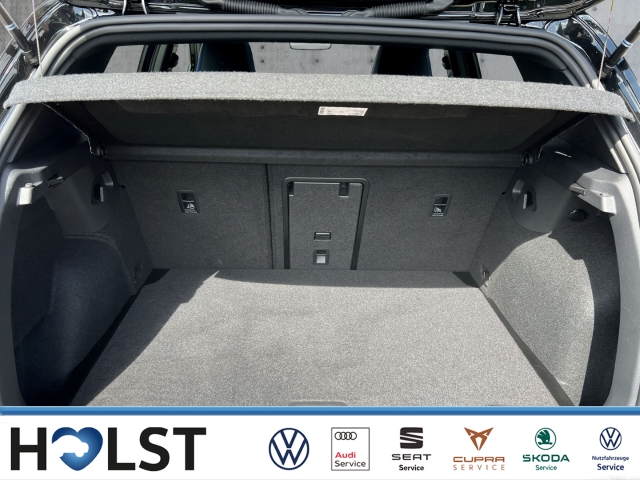 Golf VIII 2.0TSI DSG R Performance 4M. Pano Matrix-LED
