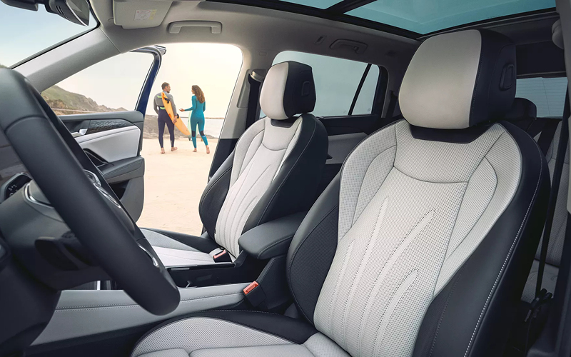 Vordersitze des Volkswagen Tayrons