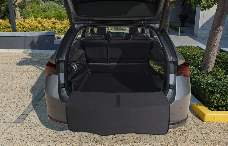 Kofferraumaskleidung